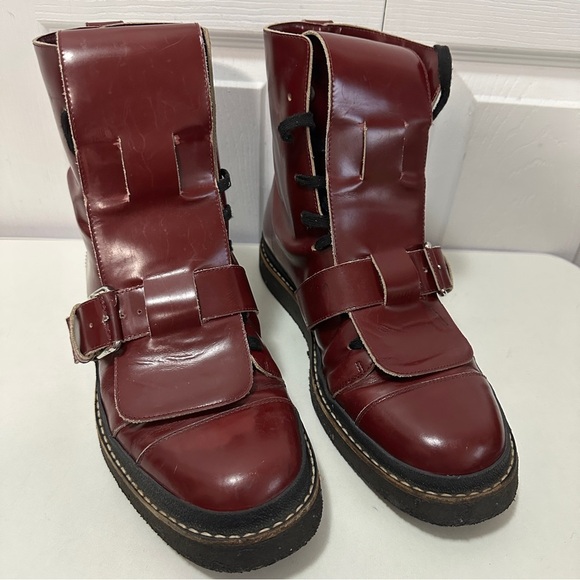 Stylish Men's Red Leather Boots - Picture 2 of 10